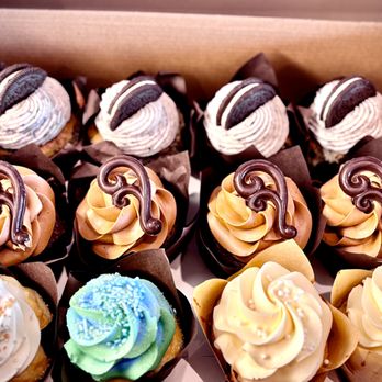 Moose & Me Baking - a box of cupcakes - Bakeries Near Me - Naperville, Illinois