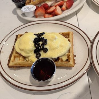 Belgian Waffle Works - Benedict Belgian - Burgers Near Me - Lake Arrowhead, California