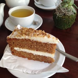 Papa's Caffe - Carrot cake and pepper mint tea