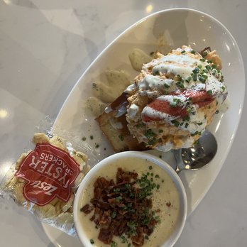 Slapfish - Lobster roll and clam chowder - Seafood Near Me - Indianapolis, Indiana