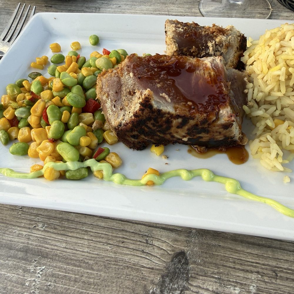 Havana's - Tuna .... Looks like a child plated it - Seafood Near Me - Carolina Beach, North Carolina