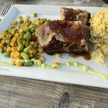 Havana's - Tuna .... Looks like a child plated it - Seafood Near Me - Carolina Beach, North Carolina