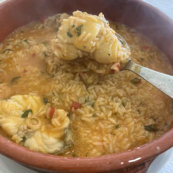 Restaurante O Luis - Arroz tamboril - monkfish rice - Portuguese Near Me - Nazaré, 10 Restaurante O Luis - Arroz tamboril - monkfish rice - Portuguese Near Me - Nazaré, 10