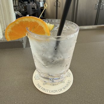 The Beach Bar - Bars Near Me - Honolulu, Hawaii