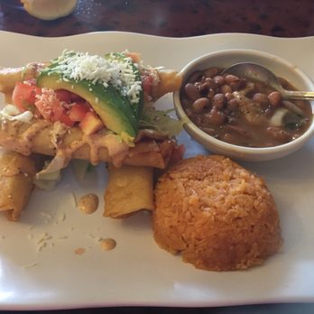 Oli's Kitchen Bar & Grill - Mexican Near Me - Marble Falls, Texas