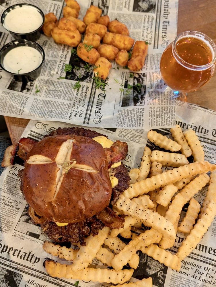 Food from P’s Pizza House