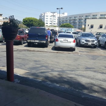 Dinah's Chicken - Parking that day - Chicken Shop Near Me - Glendale, California