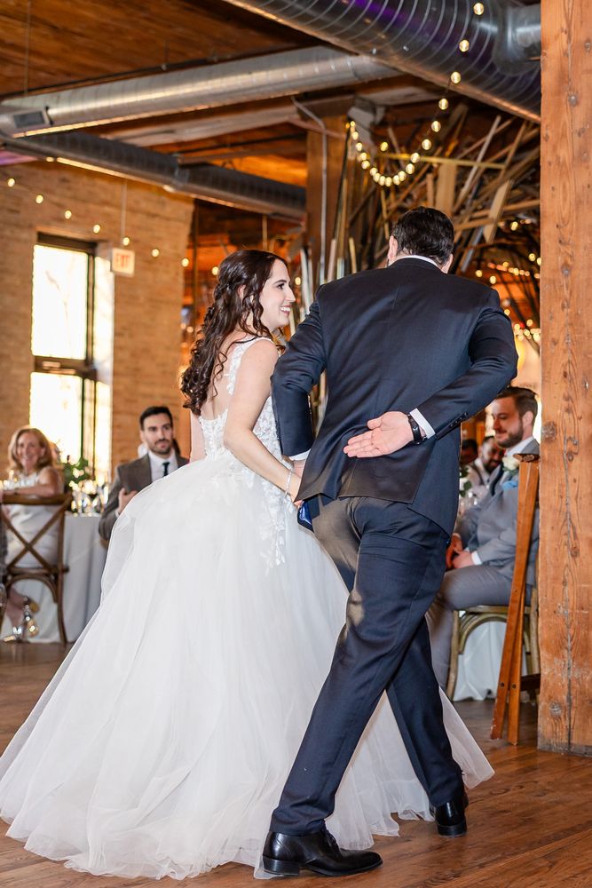 Duet Dance Studio Logo