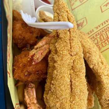 Aw Shucks - Fish and shrimp basket - Seafood Near Me - Dallas, Texas Aw Shucks - Fish and shrimp basket - Seafood Near Me - Dallas, Texas
