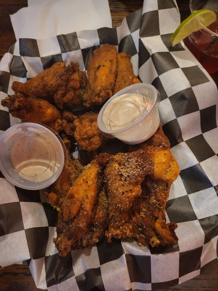 Gabby And Nevaehs Saloon Logo