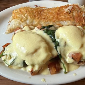 The Getaway Cafe - veggie benedict my husbands favorite spinach mushroom onion under yummy eggs and hollandaise - American Near Me - Meyers, California The Getaway Cafe - veggie benedict my husbands favorite spinach mushroom onion under yummy eggs and hollandaise - American Near Me - Meyers, California