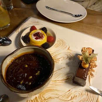Lee - dessert trio (creme brûlée, panna cotta, chocolate peanut butter bar) - Asian Fusion Near Me - Toronto, Ontario