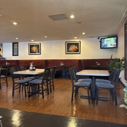 Evergreen Breakfast - Inside