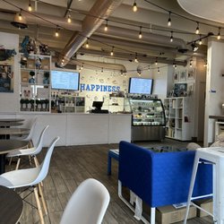 Happiness Bistro Cafe - Interior