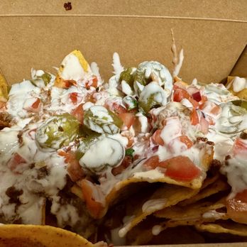 Taco Maya - Nachos Supreme w/ ground beef - Mexican Near Me - Chicago, Illinois Taco Maya - Nachos Supreme w/ ground beef - Mexican Near Me - Chicago, Illinois