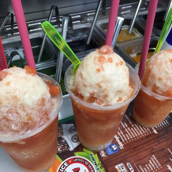 Fruit On Ice - Raspado de guayaba con lechera - Desserts Near Me - McAllen, Texas