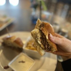 Blu Restaurant & Bar - Blu burger