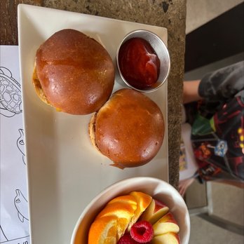 Emmet's Social Table - Emmet's cheeseburger sliders - American Near Me - Waxhaw, North Carolina Emmet's Social Table - Emmet's cheeseburger sliders - American Near Me - Waxhaw, North Carolina