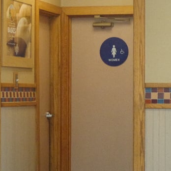 Wendy's - The restrooms here are sufficient, and you don't have to get a key at the counter anymore. - Fast Food Near Me - San Lorenzo, California