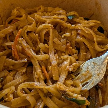 8E8 Thai Street Food - Pad thai - Food Trucks Near Me - Glendale, California 8E8 Thai Street Food - Pad thai - Food Trucks Near Me - Glendale, California