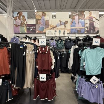 Old Navy - Women's Clothing Near Me - Rialto, California