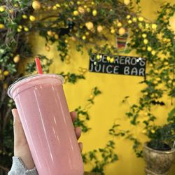 Guerrero's Juice Bar - Strawberry Banana smoothie