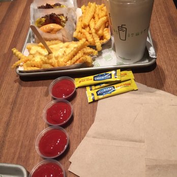 Shake Shack Livingston at the Circle - Fast Food Near Me - Livingston, New Jersey Shake Shack Livingston at the Circle - Fast Food Near Me - Livingston, New Jersey