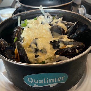 Pietje Pek - Mussels with four cheeses. - Fondue Near Me - Bruges, VWV