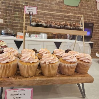 Doughgirl Cupcakes - Patisserie/Cake Shop Near Me - Brooklyn, New York Doughgirl Cupcakes - Patisserie/Cake Shop Near Me - Brooklyn, New York