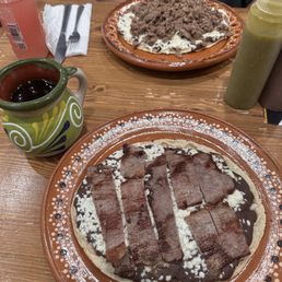 Memelas de tasajo y memelas de carne asada Memelas de tasajo y memelas de carne asada