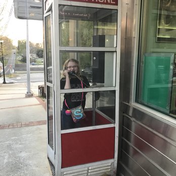 Fenders Diner - Diners Near Me - Cornelia, Georgia