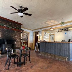 Fo'Castle Farm Country Store - Inside seating