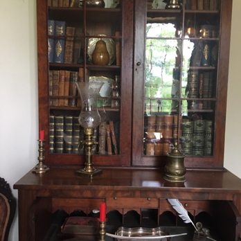 Ward Hall - Beautiful antique desk - Landmarks & Historical Buildings Near Me - Georgetown, Kentucky