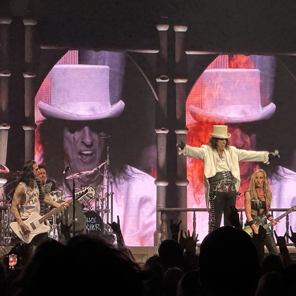 Alice Cooper at Dickies Arena! Pic taken from the seventh row of seats. Alice Cooper at Dickies Arena! Pic taken from the seventh row of seats.