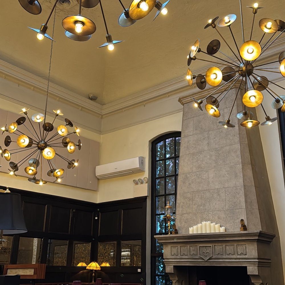 & Son Steakeasy - Dinning room - Speakeasies Near Me - New York, New York