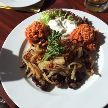 Akropolis - Nr.132 Rinderleber mit Zwiebeln. Grandios und reichlich. Sehr freundlich. - Greek Near Me - Waren/ Müritz, MV