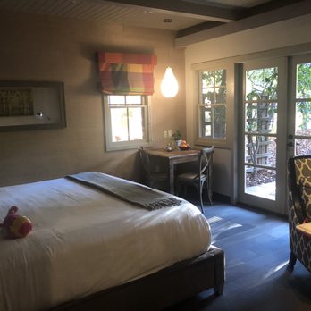 Bernardus Lodge & Spa - King sized bed - Hotels Near Me - Carmel Valley, California Bernardus Lodge & Spa - King sized bed - Hotels Near Me - Carmel Valley, California