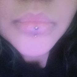 Black lotus - Vertical labret lip piercing
