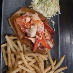 The Shipyard Tavern - Lobster roll