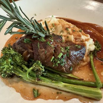 Acqua E Farina - Slow cooked rib with mashed potatoes and broccolini - Italian Near Me - Chula Vista, California Acqua E Farina - Slow cooked rib with mashed potatoes and broccolini - Italian Near Me - Chula Vista, California