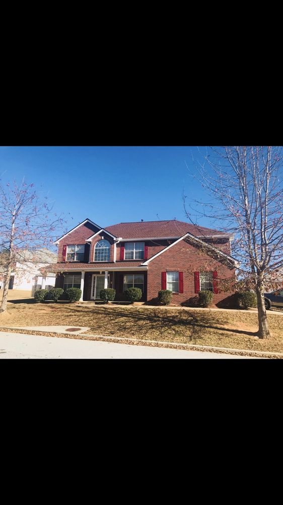 Slide of B&W Roofing & Gutters