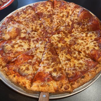 Sahara Pizza - Black Diamond - 16" Extreme Pepperoni Pizza - Pizza Near Me - Black Diamond, Washington