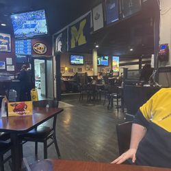 Brann's Steakhouse & Grille - Lots of customers no wait staff! No bartender!