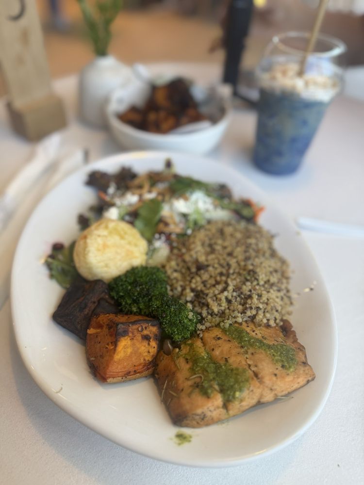 Aubergine Kitchen - Photo 3