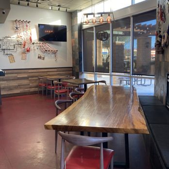 Rolling Crab - Inside seating - Seafood Near Me - Palmdale, California