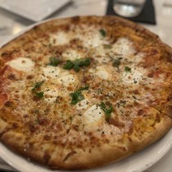 Tuscan Table - Margarita pizza