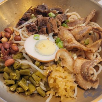 Flavor House - Signature Dry Mix Noodle - Beef Brisket & Crispy Pork Belly - Noodles Near Me - Houston, Texas