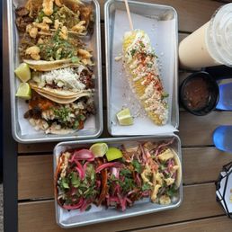 Elote, carnitas tacos Elote, carnitas tacos