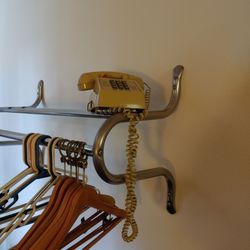 AmeriVu Inn - Phone in room had no cord to even hook to the wall
