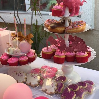 Custom Frills and Balloons - Dessert table - Party Supplies Near Me Custom Frills and Balloons - Dessert table - Party Supplies Near Me